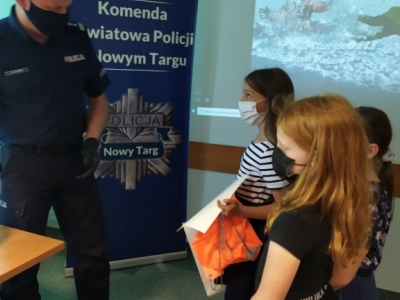 Zdjęcie 6 z 6 – SUKCES NASZYCH UCZNIÓW W OGÓLNOPOLSKIM KONKURSIE PLASTYCZNO-FILMOWYM-ŚNIEŻNY DEKALOG