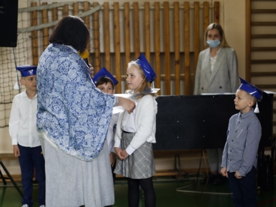 Zdjęcie 17 z 51 – ŚLUBOWANIE KLAS 1