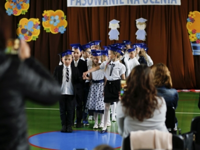 Zdjęcie 37 z 51 – ŚLUBOWANIE KLAS 1