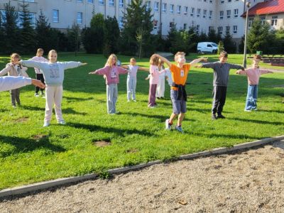 Zdjęcie 14 z 20 – OKREŚLAMY KIERUNKI GEOGRAFICZNE – ĆWICZENIA TERENOWE