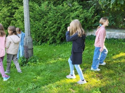 Zdjęcie 4 z 20 – OKREŚLAMY KIERUNKI GEOGRAFICZNE – ĆWICZENIA TERENOWE