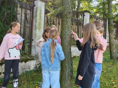Zdjęcie 7 z 20 – OKREŚLAMY KIERUNKI GEOGRAFICZNE – ĆWICZENIA TERENOWE