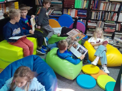 Zdjęcie 2 z 15 – KĄCIK CZYTELNICZY