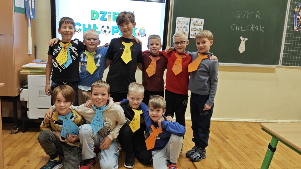 Zdjęcie 2 z 30 – Dzień Chłopaka w klasie 2a