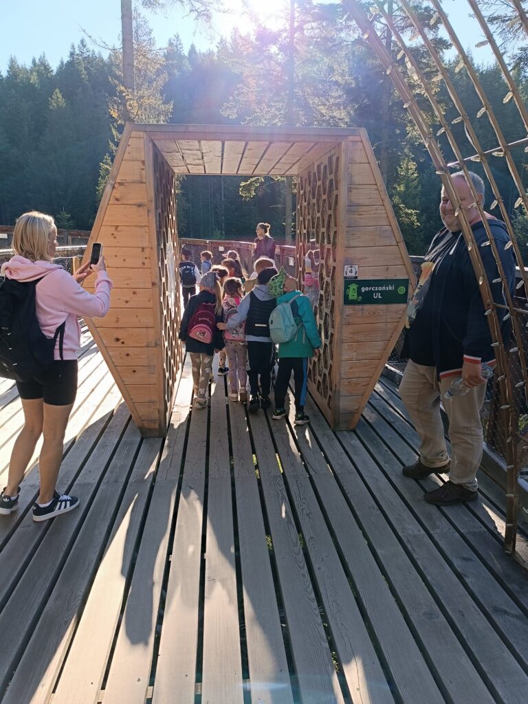 Zdjęcie 8 z 45 – Wycieczka edukacyjna do Bramy w Gorce klasy 1b