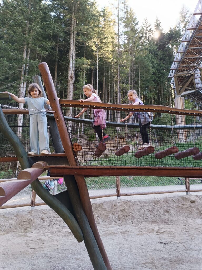 Zdjęcie 42 z 45 – Wycieczka edukacyjna do Bramy w Gorce klasy 1b
