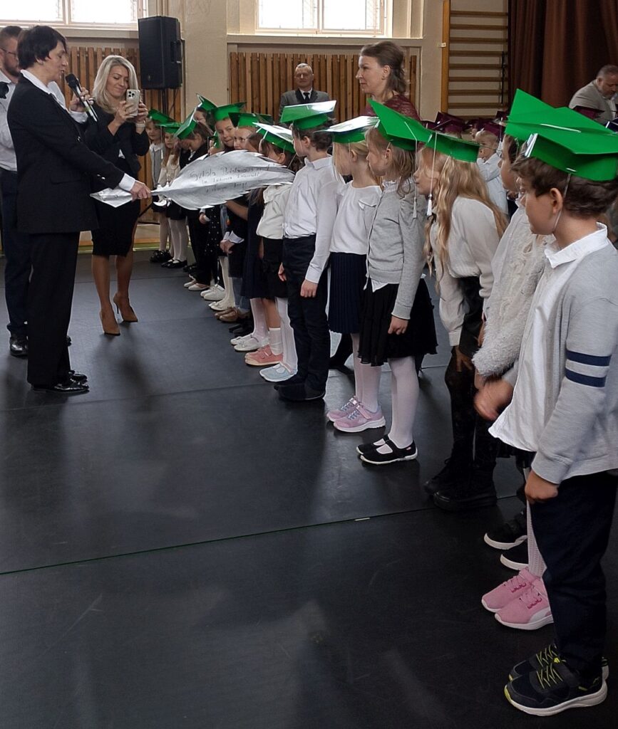 Zdjęcie 13 z 51 – Ja, uczeń Szkoły Podstawowej nr 1 w Nowym Targu ślubuję …
