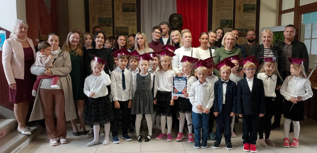 Zdjęcie 18 z 51 – Ja, uczeń Szkoły Podstawowej nr 1 w Nowym Targu ślubuję …