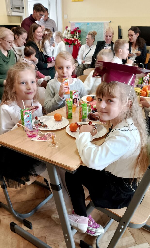 Zdjęcie 24 z 51 – Ja, uczeń Szkoły Podstawowej nr 1 w Nowym Targu ślubuję …