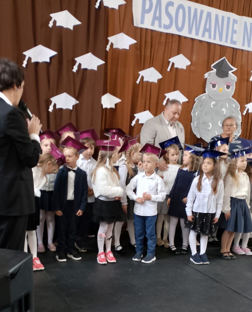 Zdjęcie 8 z 51 – Ja, uczeń Szkoły Podstawowej nr 1 w Nowym Targu ślubuję …