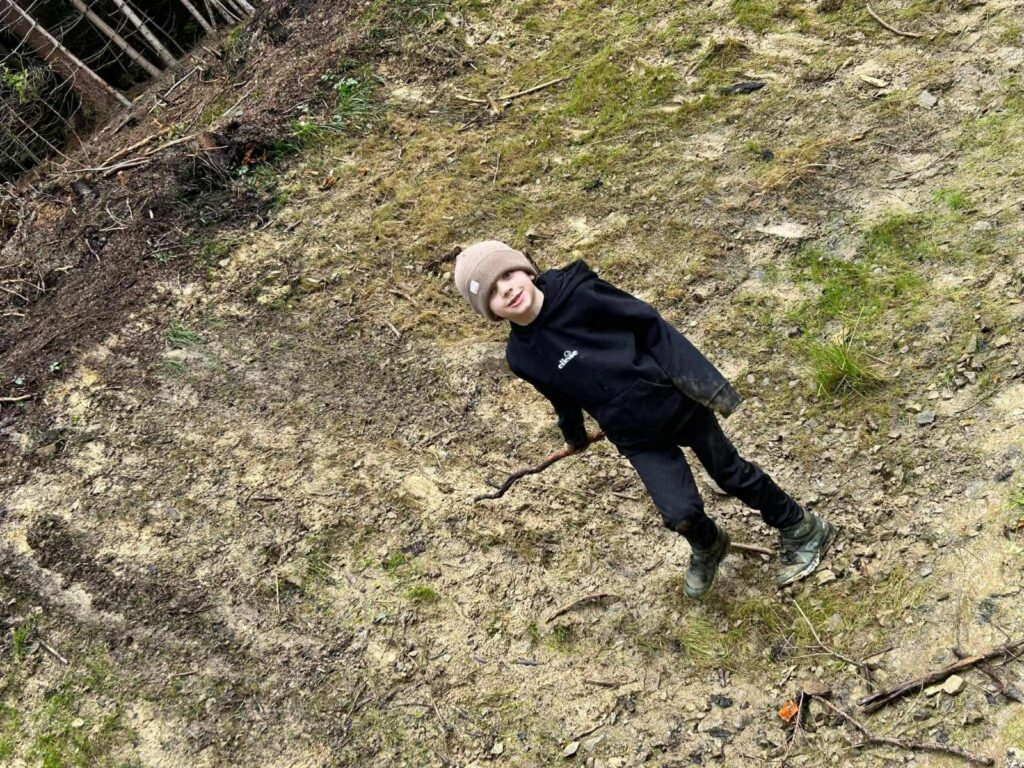 Zdjęcie 3 z 46 – Witaj jesienny lesie- lekcja przyrodnicza klasy I c w lesie