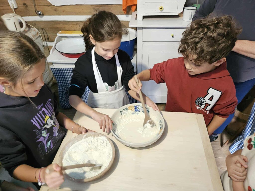 Zdjęcie 27 z 42 – Klasa I C z wizytą w Skansenie w Zubrzycy Górnej
