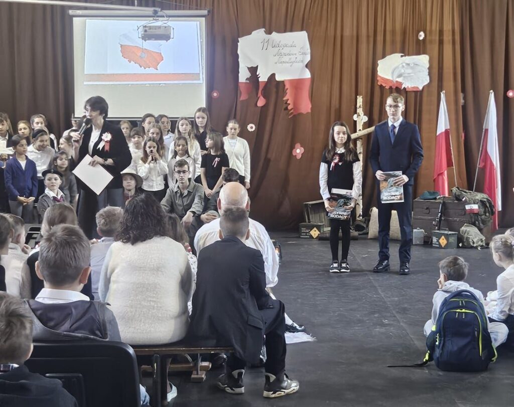 Zdjęcie 9 z 27 – Uroczysta akademia z okazji Narodowego Święta Niepodległości
