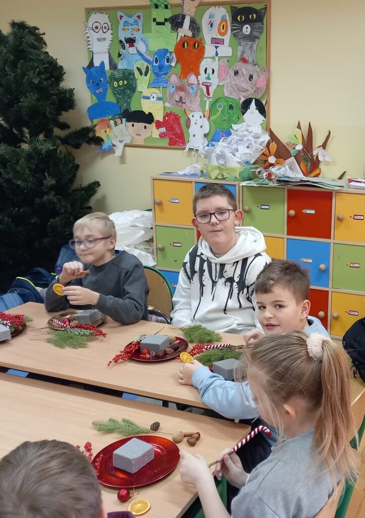 Zdjęcie 7 z 22 – Kreatywna zabawa w 3a