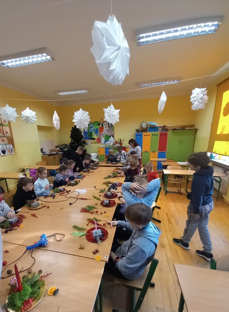 Zdjęcie 12 z 22 – Kreatywna zabawa w 3a