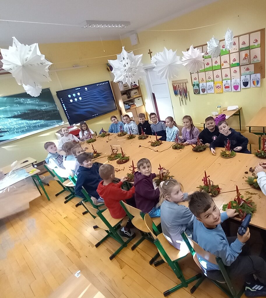 Zdjęcie 16 z 22 – Kreatywna zabawa w 3a