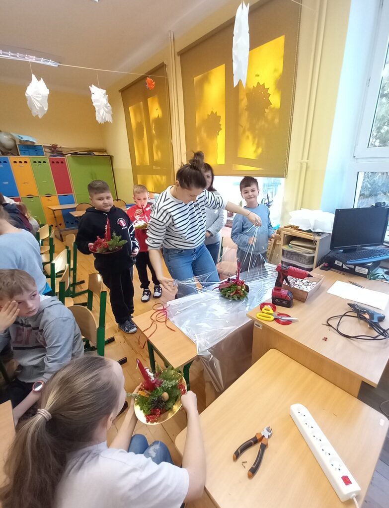 Zdjęcie 18 z 22 – Kreatywna zabawa w 3a
