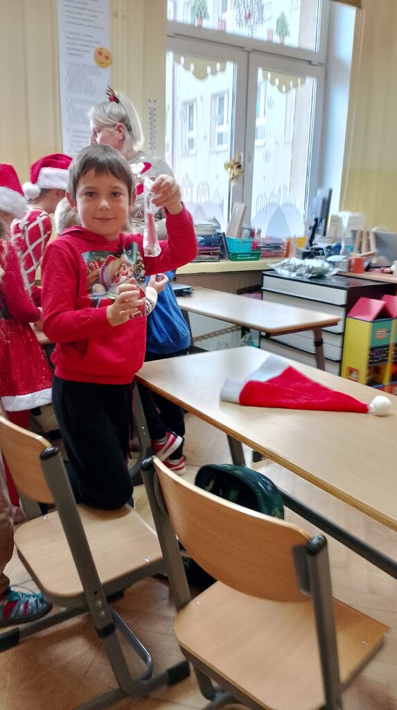 Zdjęcie 19 z 19 – Mikołajki w klasie 1a