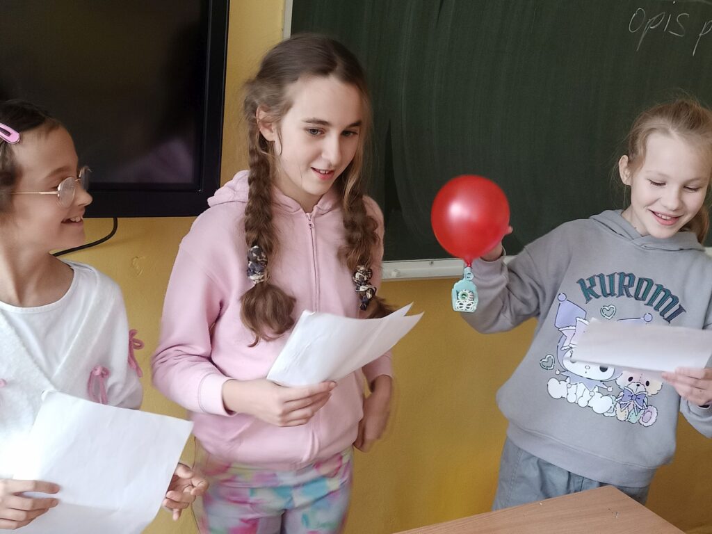 Zdjęcie 29 z 30 – Projekt „Niezwykłe i magiczne przedmioty” zainspirowany lekturą „Akademia Pana Kleksa” Jana Brzechwy.