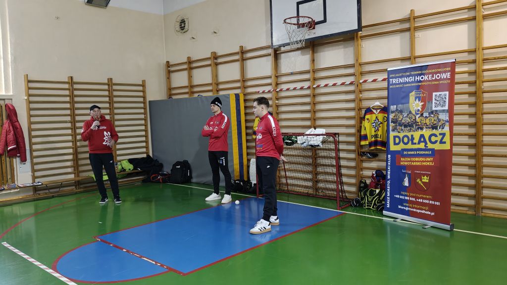 Zdjęcie 2 z 11 – Spotkanie z hokeistami klubu sportowego MMKS Podhale Nowy Targ