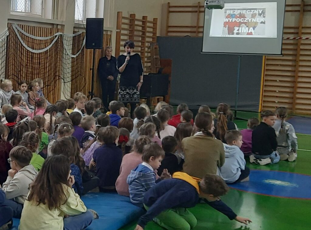 Zdjęcie 6 z 6 – Bezpieczne ferie i podsumowanie I półrocza – apele porządkowe w naszej szkole