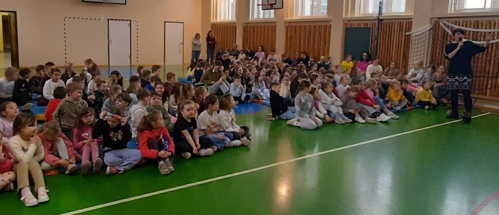 Zdjęcie 5 z 6 – Bezpieczne ferie i podsumowanie I półrocza – apele porządkowe w naszej szkole