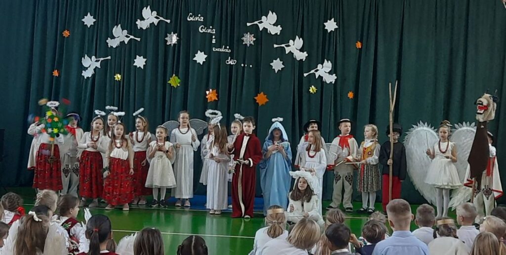 Zdjęcie 3 z 39 – SZKOLNY KONKURS KOLĘD I PASTORAŁEK KLAS „0”-3