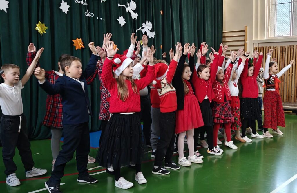 Zdjęcie 27 z 39 – SZKOLNY KONKURS KOLĘD I PASTORAŁEK KLAS „0”-3