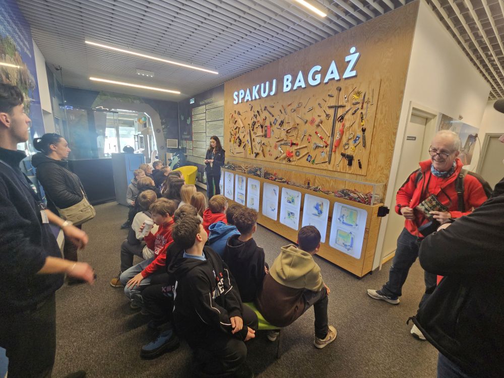 Zdjęcie 18 z 35 – Wycieczka mikołajkowa do Muzeum Lotnictwa Polskiego i Centrum Edukacji Lotniczej na Lotnisku Kraków-Balice