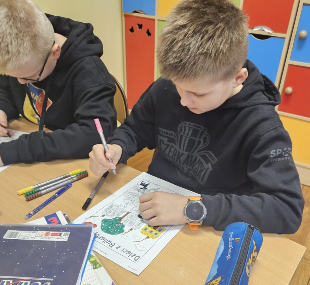 Zdjęcie 4 z 18 – Spotkanie z lekturą „Dzieci z Bullerbyn” klasy III A i IIIB