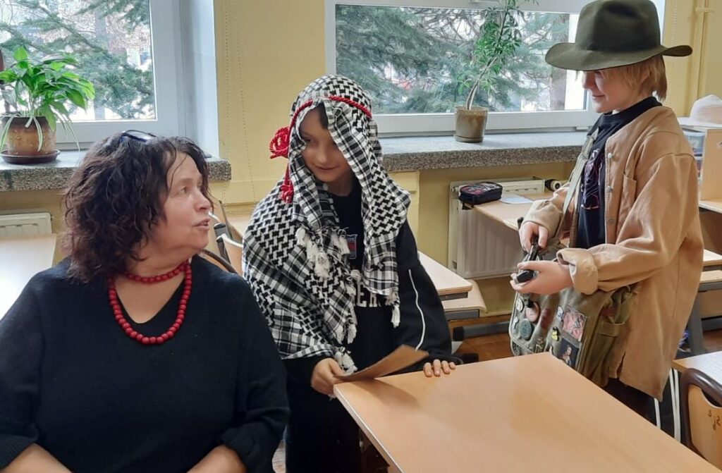 Zdjęcie 12 z 24 – Spotkanie z lekturą „Afryka Kazika” w klasie 3b
