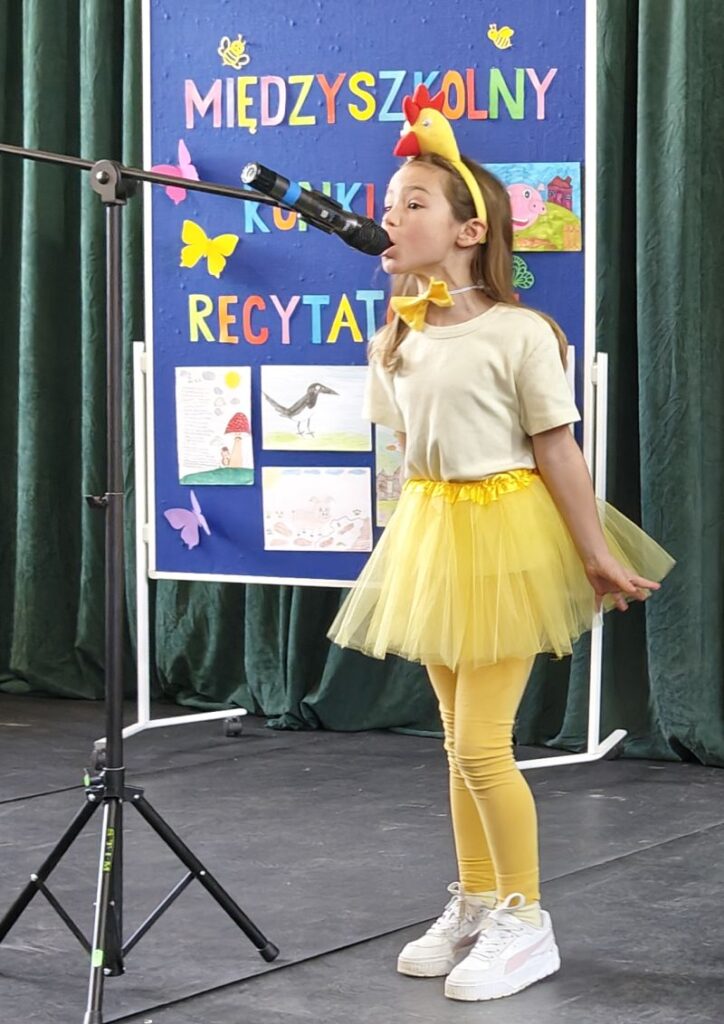 Zdjęcie 58 z 74 – Międzyszkolny Konkurs Recytatorski ,,W krainie wierszy Jana Brzechwy” dla klas 1–3