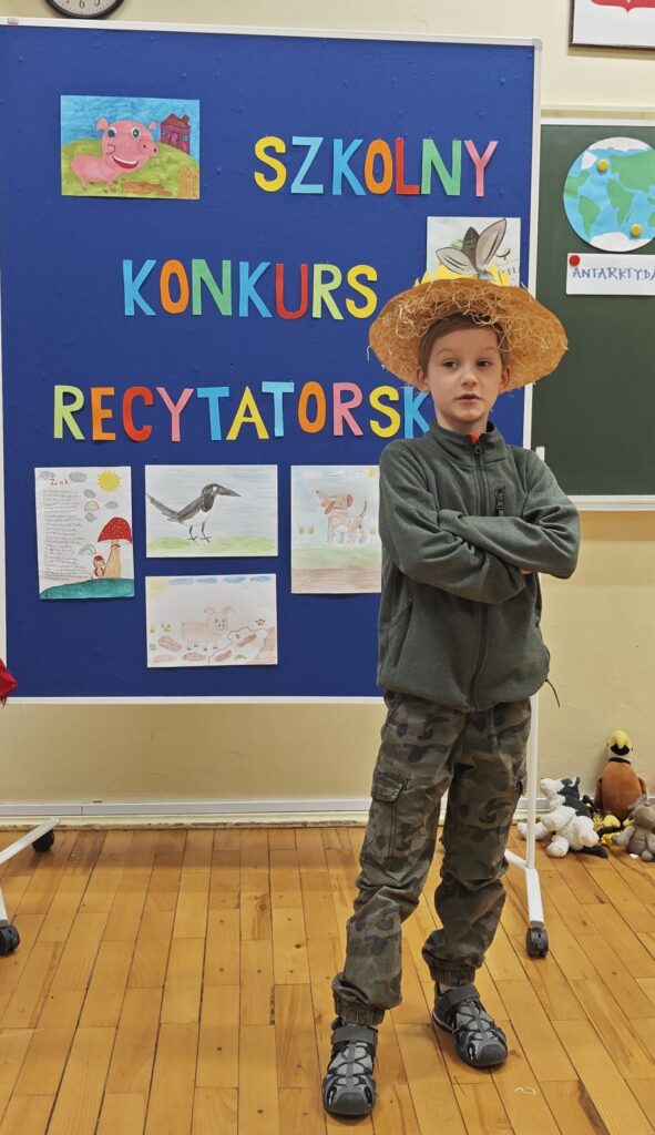Zdjęcie 10 z 16 – Szkolny Konkurs Recytatorski dla klas 1 – 3 pt. ,,W krainie wierszy Jana Brzechwy”