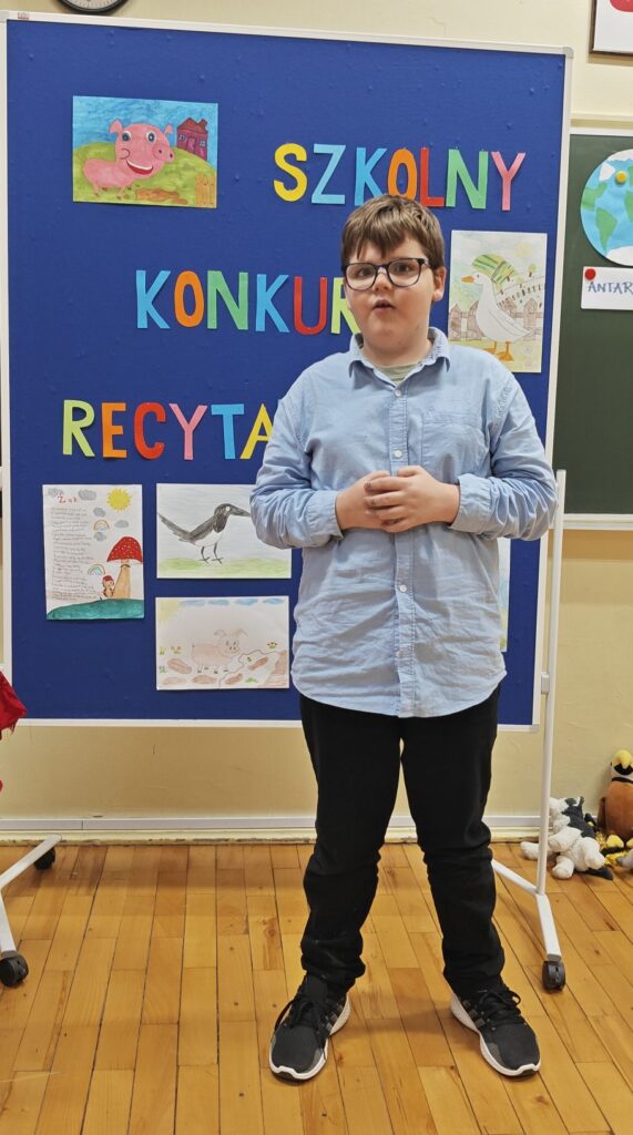 Zdjęcie 12 z 16 – Szkolny Konkurs Recytatorski dla klas 1 – 3 pt. ,,W krainie wierszy Jana Brzechwy”