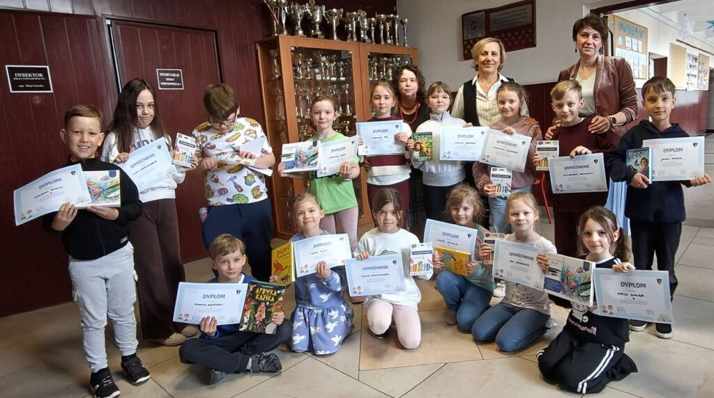 Zdjęcie 16 z 16 – Szkolny Konkurs Recytatorski dla klas 1 – 3 pt. ,,W krainie wierszy Jana Brzechwy”