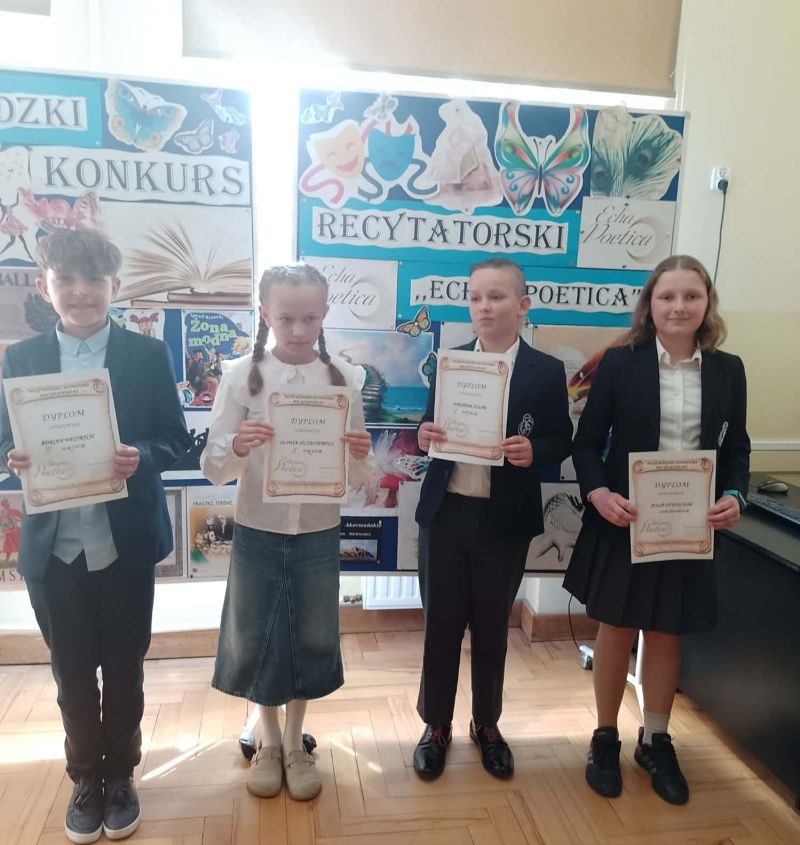 Zdjęcie 3 z 5 – Etap rejonowy 42. Wojewódzkiego Konkursu Recytatorskiego pt. ,,Echa Poetica”