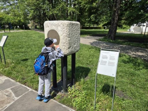 Zdjęcie 9 z 49 – Wycieczka klasy 2b do Krakowa – Ogród Doświadczeń i Muzeum Lotnictwa Polskiego