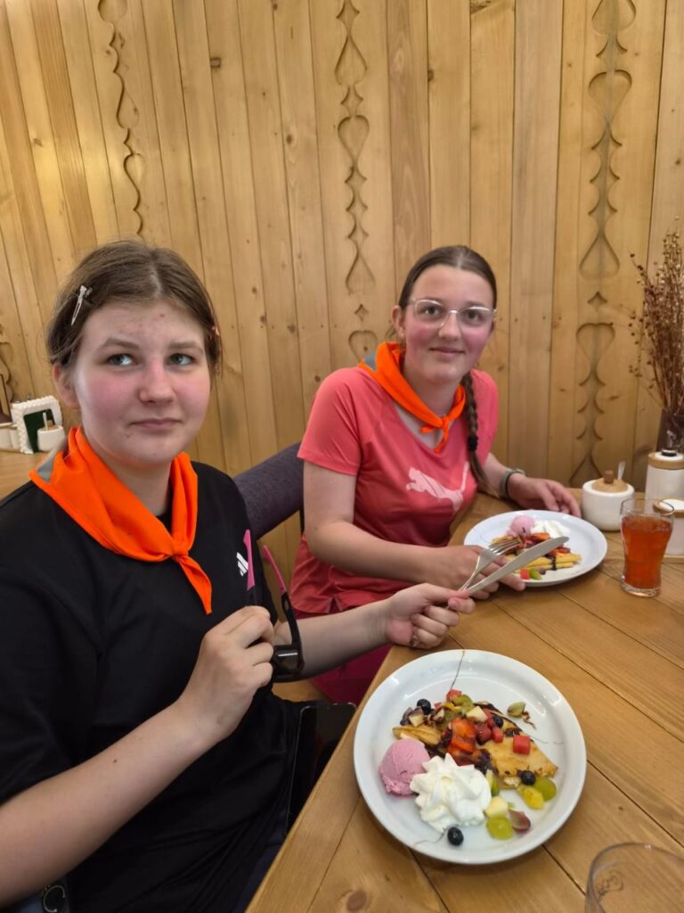 Zdjęcie 40 z 78 – Klasa 5a na wielkiej przygodzie! Rowery, statki i pontony!
