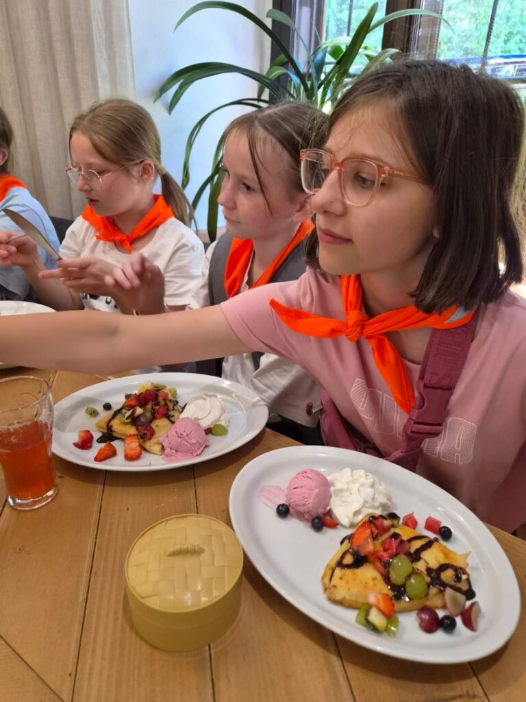 Zdjęcie 41 z 78 – Klasa 5a na wielkiej przygodzie! Rowery, statki i pontony!