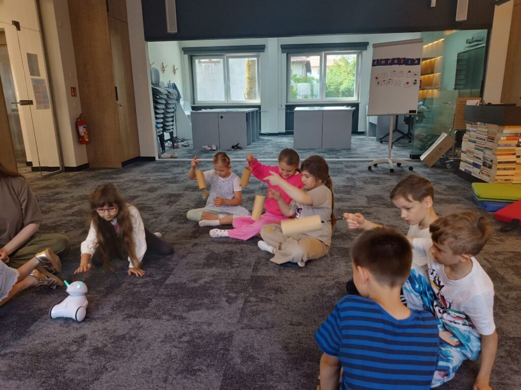 Zdjęcie 5 z 27 – Klasa 1B w Bibliotece Pedagogicznej
