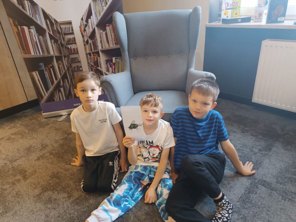 Zdjęcie 10 z 27 – Klasa 1B w Bibliotece Pedagogicznej