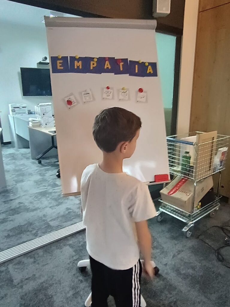 Zdjęcie 19 z 27 – Klasa 1B w Bibliotece Pedagogicznej