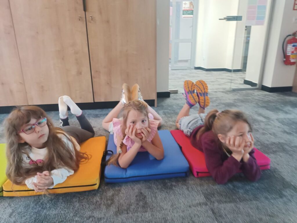 Zdjęcie 26 z 27 – Klasa 1B w Bibliotece Pedagogicznej