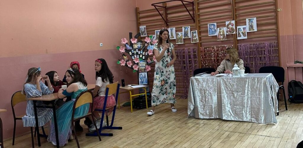 Zdjęcie 22 z 32 – Konkurs baśniowy dla klas czwartych – „W krainie baśni”