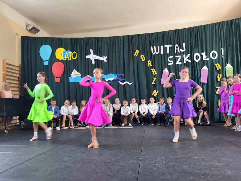 Zdjęcie 35 z 54 – Już po wakacjach….. Witaj szkoło!