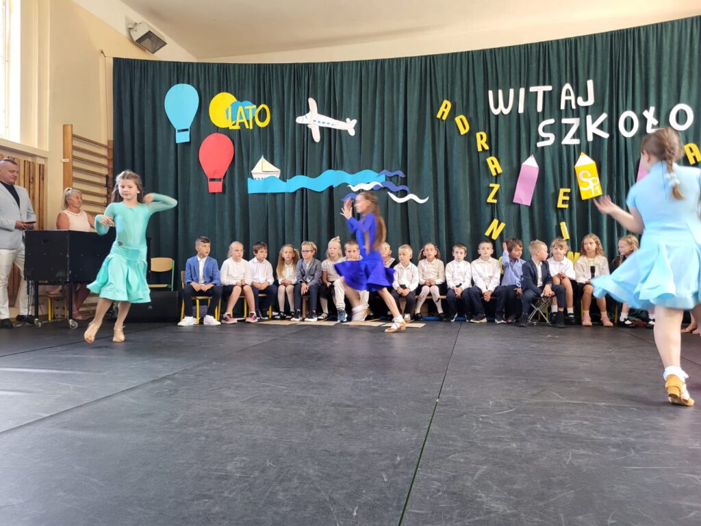Zdjęcie 37 z 54 – Już po wakacjach….. Witaj szkoło!