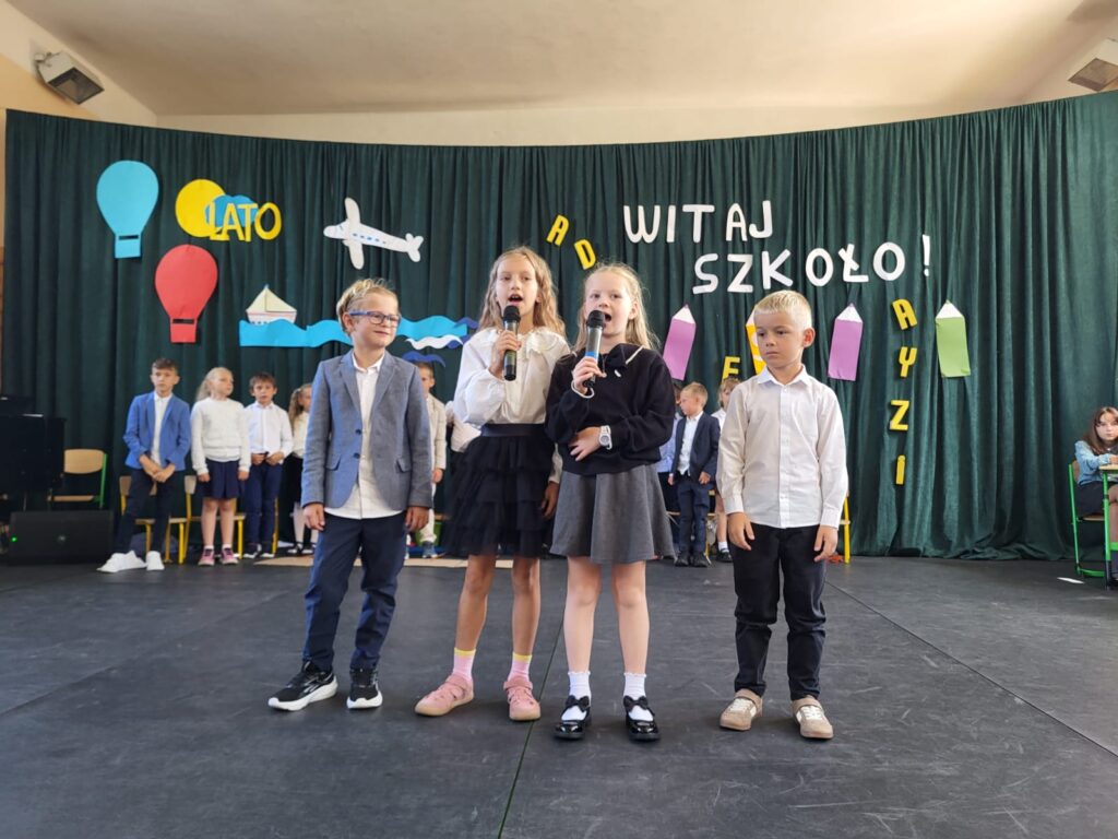 Zdjęcie 45 z 54 – Już po wakacjach….. Witaj szkoło!