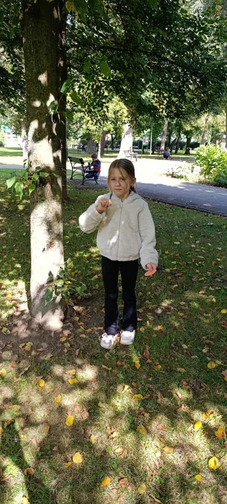 Zdjęcie 23 z 37 – Międzynarodowy Dzień Kropki w klasie 2 C