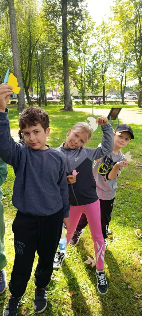 Zdjęcie 24 z 37 – Międzynarodowy Dzień Kropki w klasie 2 C