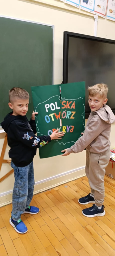 Zdjęcie 40 z 58 – Projekt Lapbook o Polsce w klasie 2 C